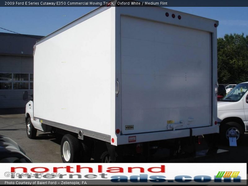 Oxford White / Medium Flint 2009 Ford E Series Cutaway E350 Commercial Moving Truck