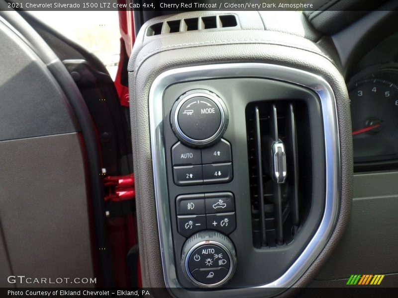 Controls of 2021 Silverado 1500 LTZ Crew Cab 4x4