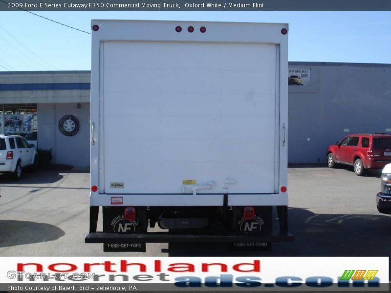 Oxford White / Medium Flint 2009 Ford E Series Cutaway E350 Commercial Moving Truck
