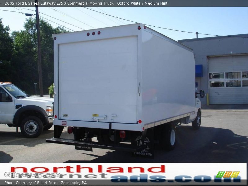 Oxford White / Medium Flint 2009 Ford E Series Cutaway E350 Commercial Moving Truck
