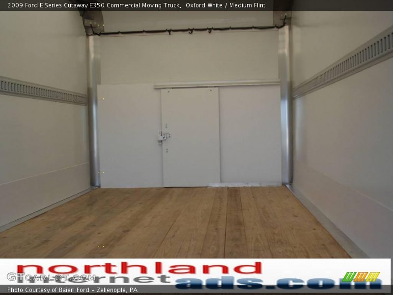 Oxford White / Medium Flint 2009 Ford E Series Cutaway E350 Commercial Moving Truck