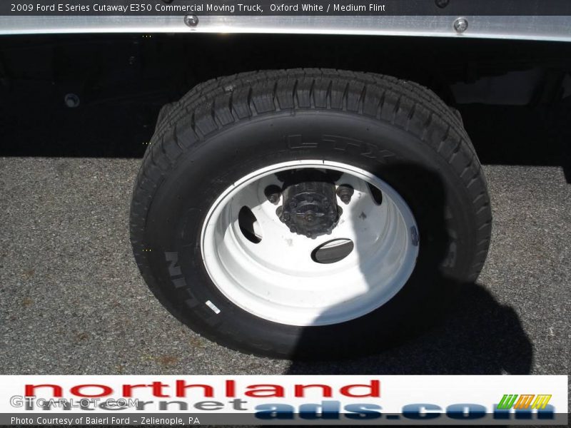 Oxford White / Medium Flint 2009 Ford E Series Cutaway E350 Commercial Moving Truck