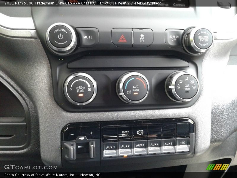 Controls of 2021 5500 Tradesman Crew Cab 4x4 Chassis