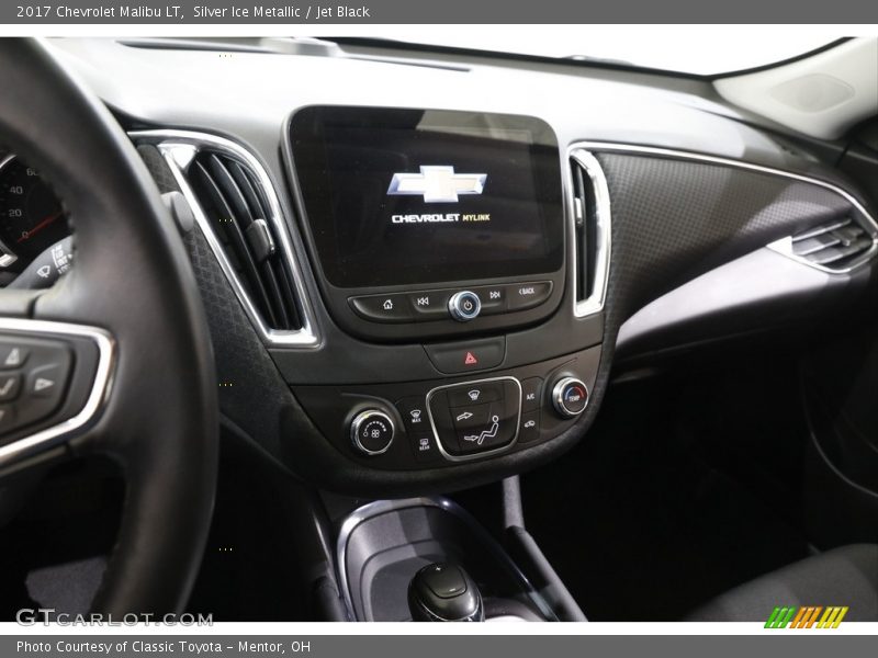 Silver Ice Metallic / Jet Black 2017 Chevrolet Malibu LT