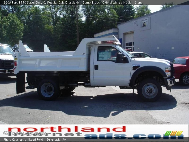 Oxford White / Medium Stone 2009 Ford F550 Super Duty XL Regular Cab Chassis 4x4 Dump Truck