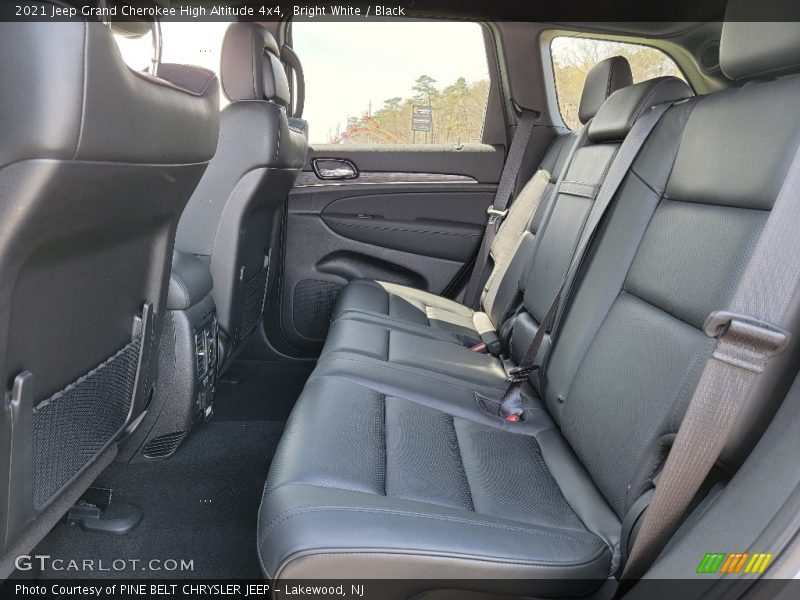 Bright White / Black 2021 Jeep Grand Cherokee High Altitude 4x4