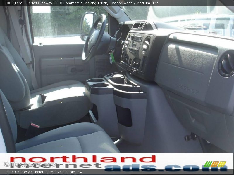 Oxford White / Medium Flint 2009 Ford E Series Cutaway E350 Commercial Moving Truck