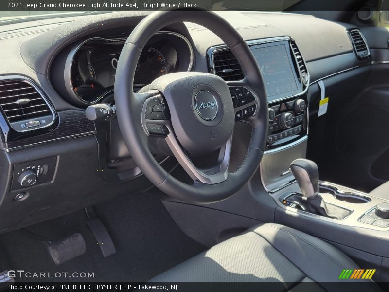 Bright White / Black 2021 Jeep Grand Cherokee High Altitude 4x4