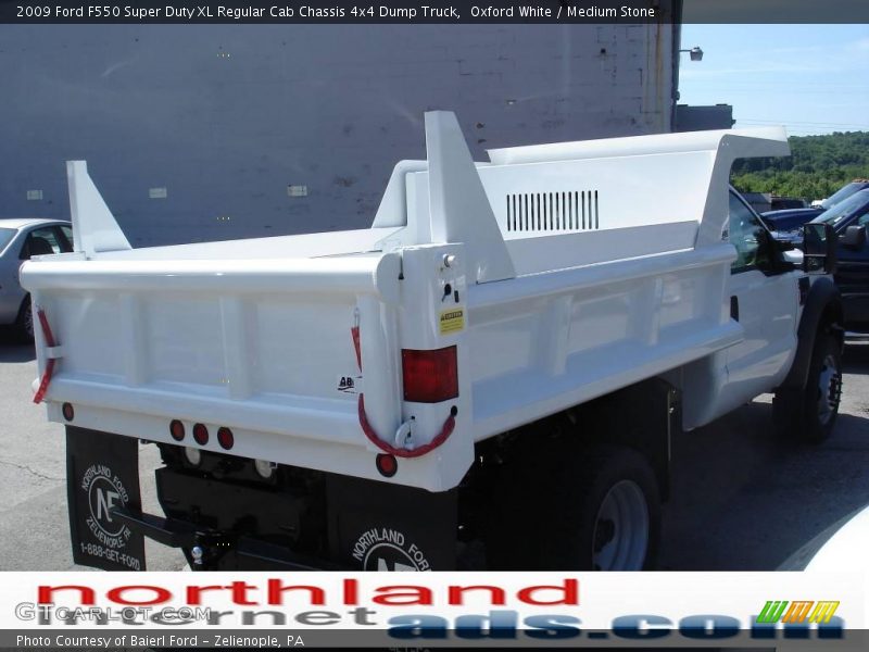 Oxford White / Medium Stone 2009 Ford F550 Super Duty XL Regular Cab Chassis 4x4 Dump Truck