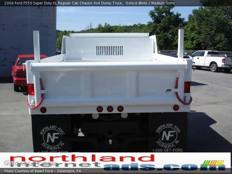 Oxford White / Medium Stone 2009 Ford F550 Super Duty XL Regular Cab Chassis 4x4 Dump Truck
