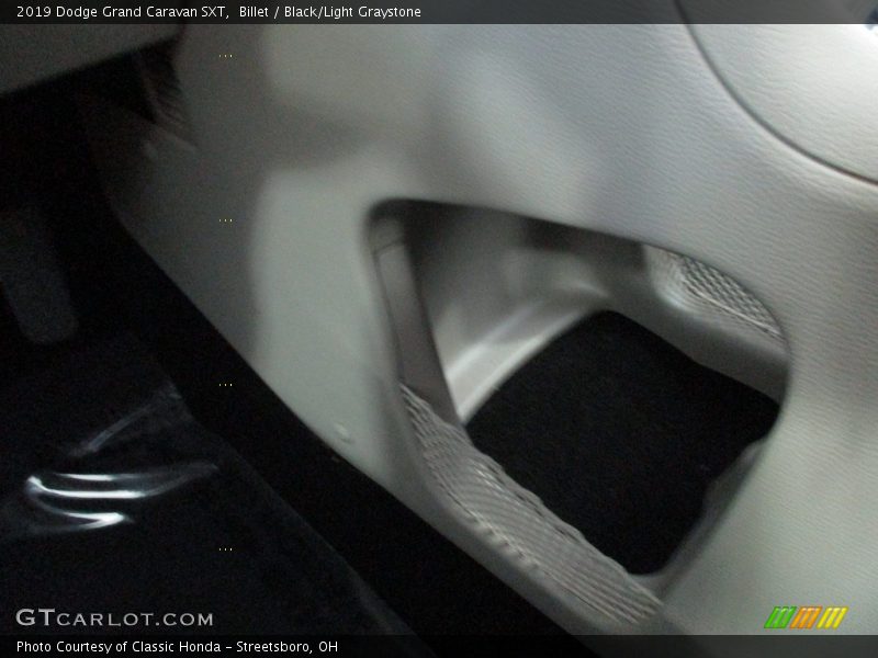 Billet / Black/Light Graystone 2019 Dodge Grand Caravan SXT