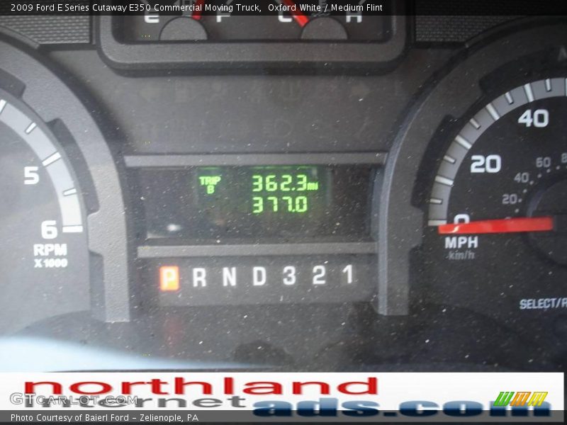 Oxford White / Medium Flint 2009 Ford E Series Cutaway E350 Commercial Moving Truck