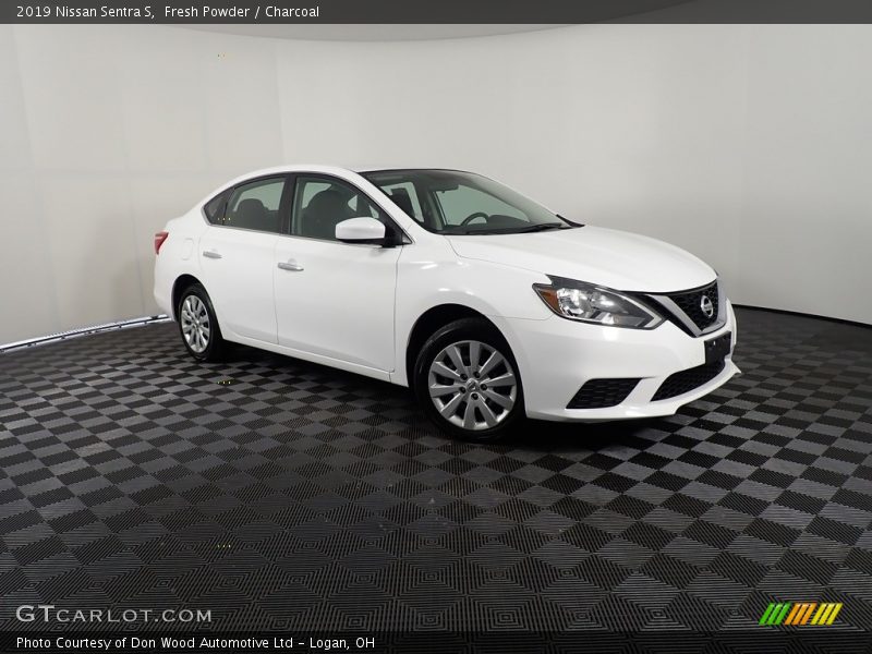 Fresh Powder / Charcoal 2019 Nissan Sentra S