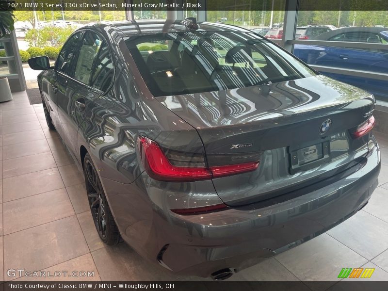 Mineral Gray Metallic / Black 2021 BMW 3 Series 330i xDrive Sedan