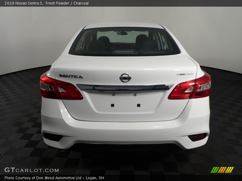 Fresh Powder / Charcoal 2019 Nissan Sentra S