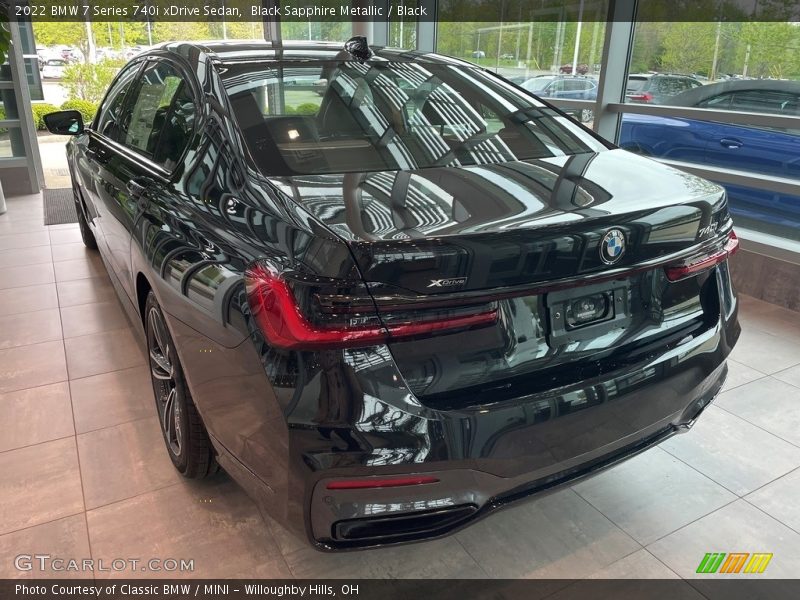 Black Sapphire Metallic / Black 2022 BMW 7 Series 740i xDrive Sedan