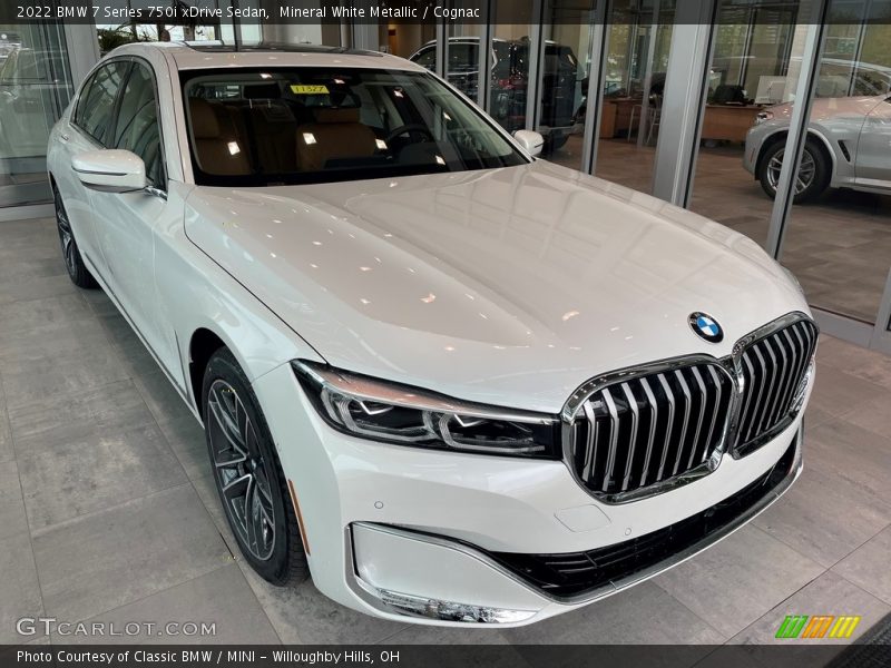 Mineral White Metallic / Cognac 2022 BMW 7 Series 750i xDrive Sedan