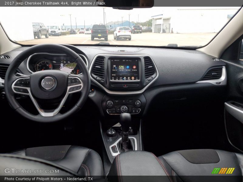 Bright White / Black 2017 Jeep Cherokee Trailhawk 4x4