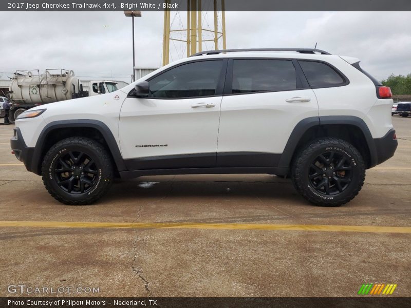 Bright White / Black 2017 Jeep Cherokee Trailhawk 4x4