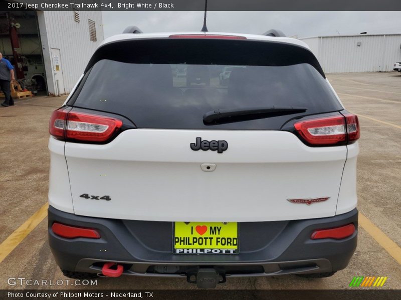 Bright White / Black 2017 Jeep Cherokee Trailhawk 4x4