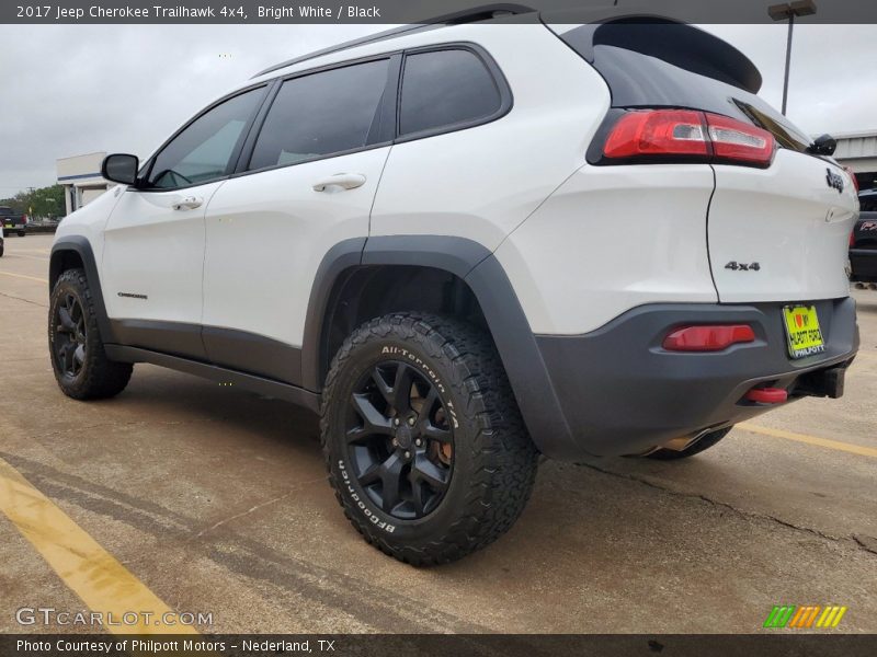 Bright White / Black 2017 Jeep Cherokee Trailhawk 4x4