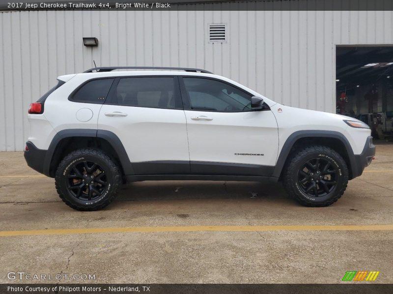 Bright White / Black 2017 Jeep Cherokee Trailhawk 4x4