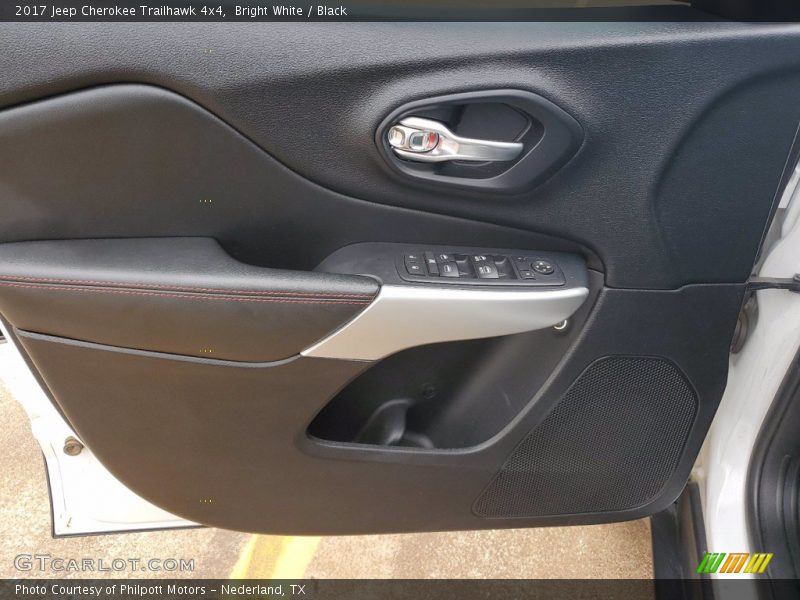 Bright White / Black 2017 Jeep Cherokee Trailhawk 4x4