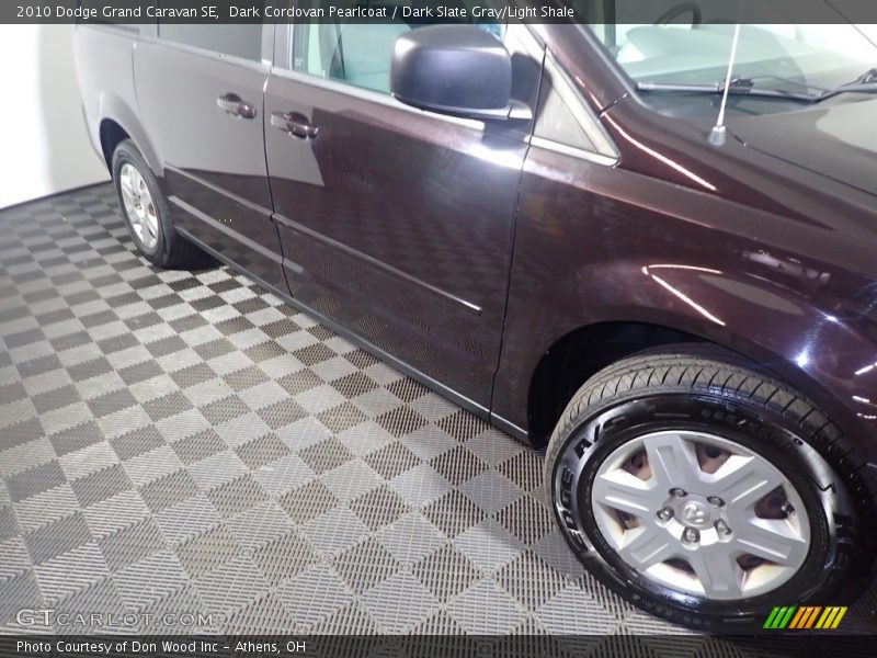 Dark Cordovan Pearlcoat / Dark Slate Gray/Light Shale 2010 Dodge Grand Caravan SE