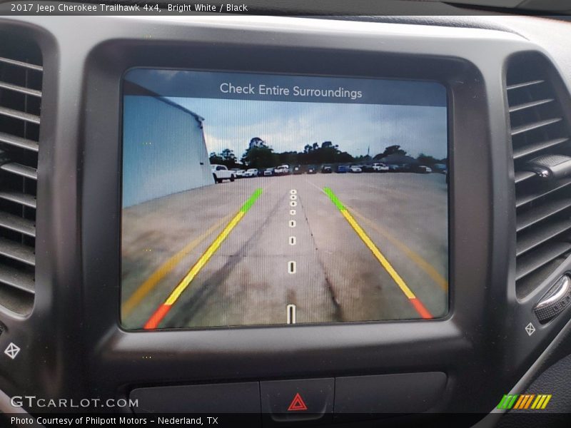 Bright White / Black 2017 Jeep Cherokee Trailhawk 4x4