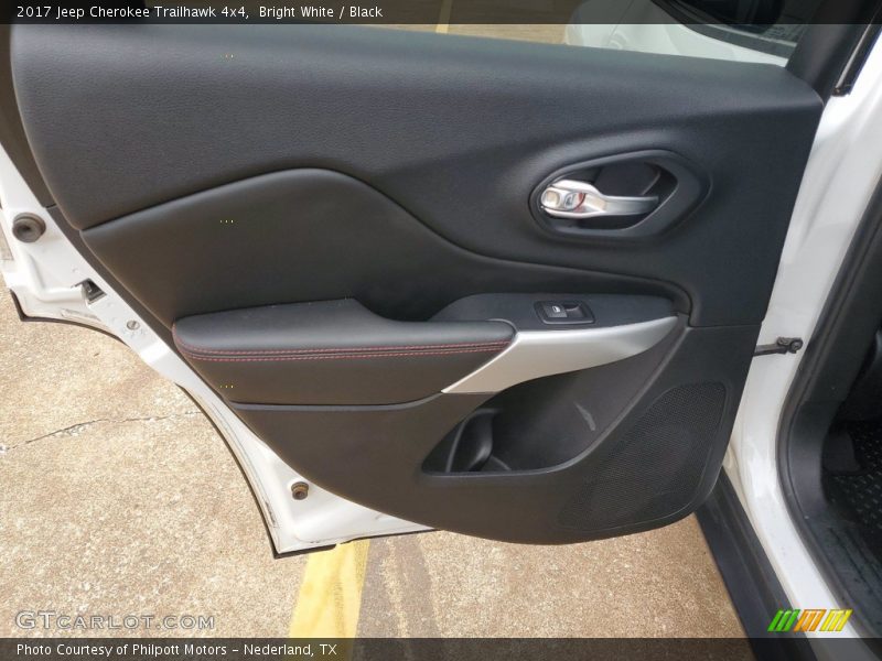 Bright White / Black 2017 Jeep Cherokee Trailhawk 4x4