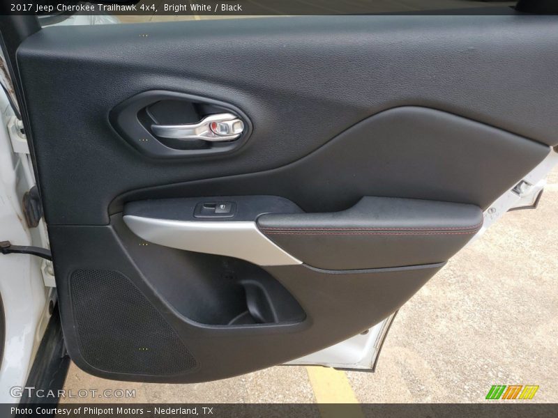 Bright White / Black 2017 Jeep Cherokee Trailhawk 4x4