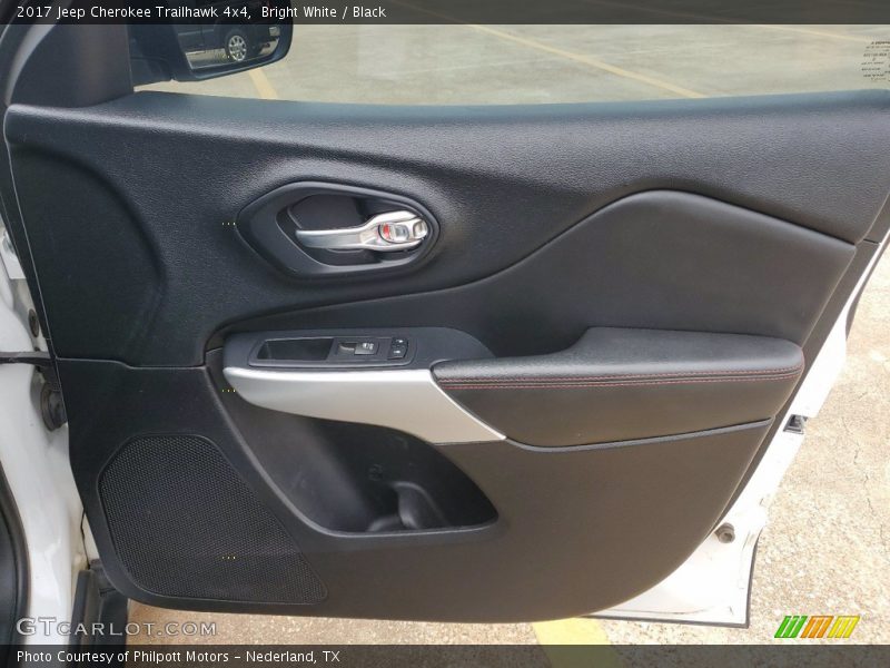 Bright White / Black 2017 Jeep Cherokee Trailhawk 4x4