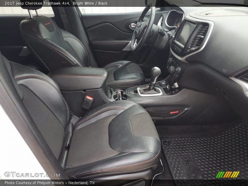 Bright White / Black 2017 Jeep Cherokee Trailhawk 4x4