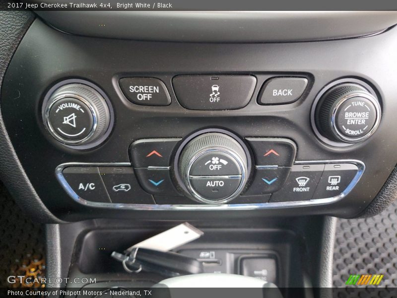 Bright White / Black 2017 Jeep Cherokee Trailhawk 4x4