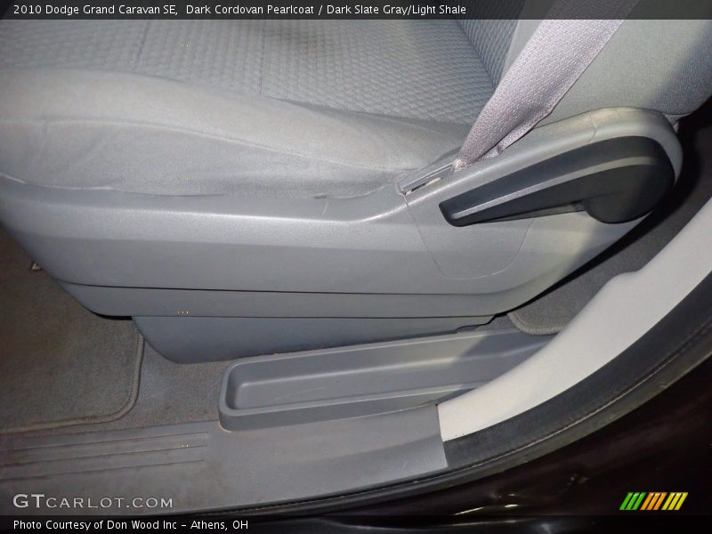 Dark Cordovan Pearlcoat / Dark Slate Gray/Light Shale 2010 Dodge Grand Caravan SE