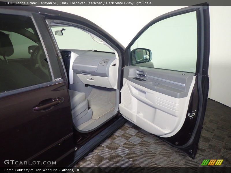 Dark Cordovan Pearlcoat / Dark Slate Gray/Light Shale 2010 Dodge Grand Caravan SE