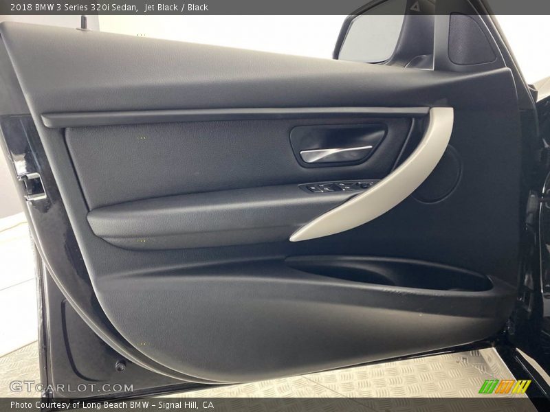 Jet Black / Black 2018 BMW 3 Series 320i Sedan