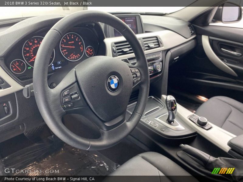 Jet Black / Black 2018 BMW 3 Series 320i Sedan