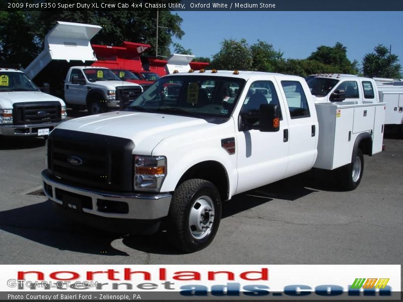 Oxford White / Medium Stone 2009 Ford F350 Super Duty XL Crew Cab 4x4 Chassis Utility