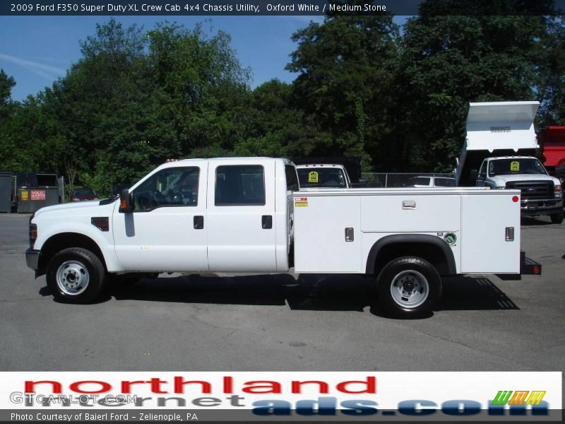 Oxford White / Medium Stone 2009 Ford F350 Super Duty XL Crew Cab 4x4 Chassis Utility