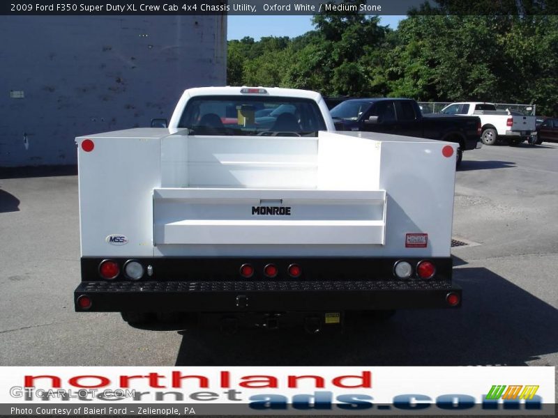 Oxford White / Medium Stone 2009 Ford F350 Super Duty XL Crew Cab 4x4 Chassis Utility
