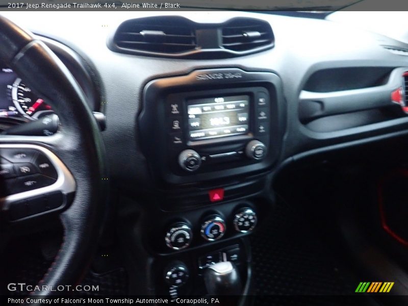 Alpine White / Black 2017 Jeep Renegade Trailhawk 4x4