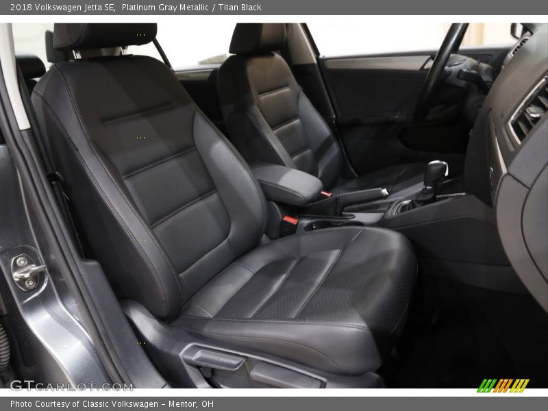Platinum Gray Metallic / Titan Black 2018 Volkswagen Jetta SE