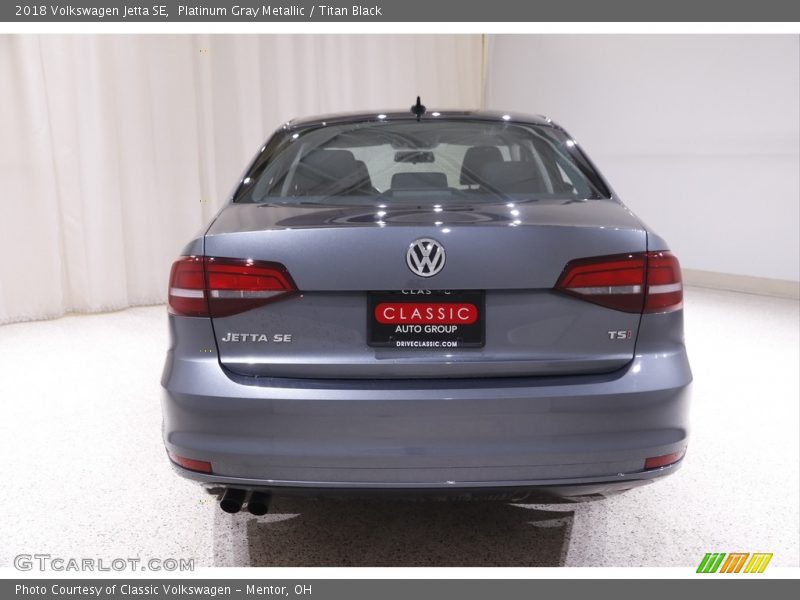 Platinum Gray Metallic / Titan Black 2018 Volkswagen Jetta SE