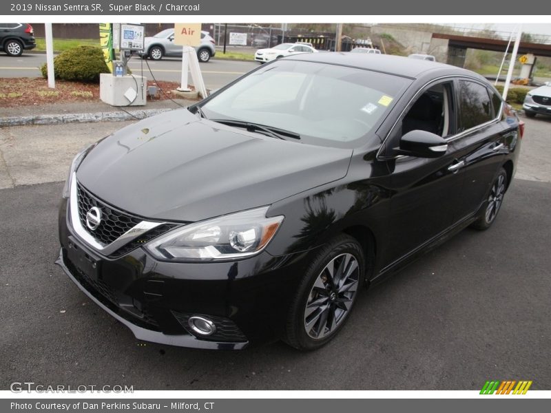 Super Black / Charcoal 2019 Nissan Sentra SR