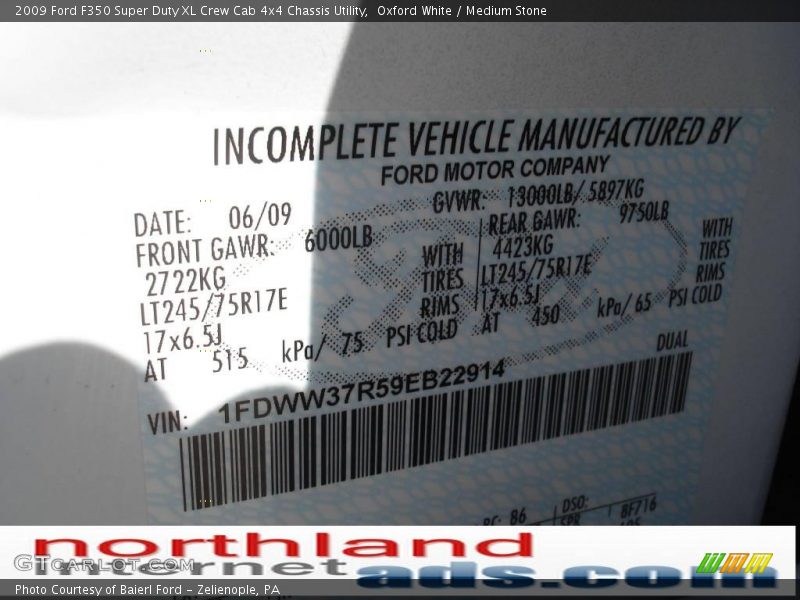 Oxford White / Medium Stone 2009 Ford F350 Super Duty XL Crew Cab 4x4 Chassis Utility