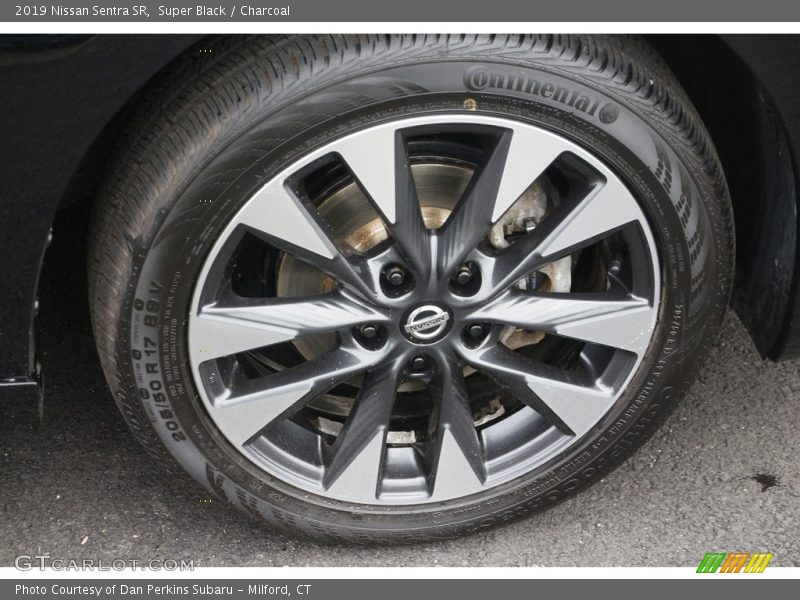 Super Black / Charcoal 2019 Nissan Sentra SR