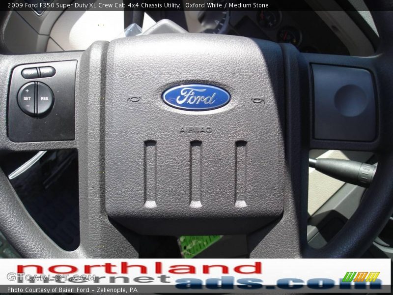 Oxford White / Medium Stone 2009 Ford F350 Super Duty XL Crew Cab 4x4 Chassis Utility