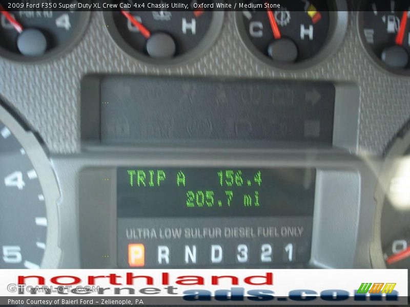 Oxford White / Medium Stone 2009 Ford F350 Super Duty XL Crew Cab 4x4 Chassis Utility