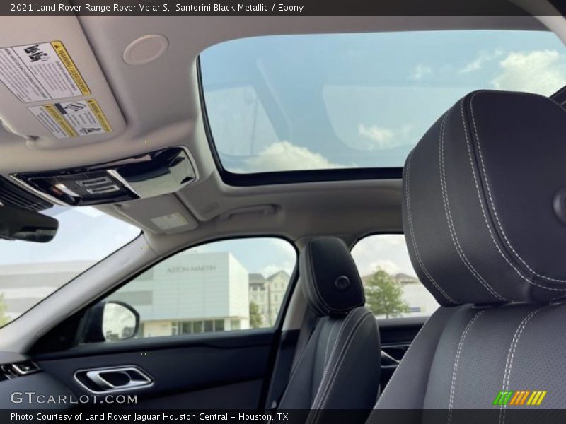 Santorini Black Metallic / Ebony 2021 Land Rover Range Rover Velar S